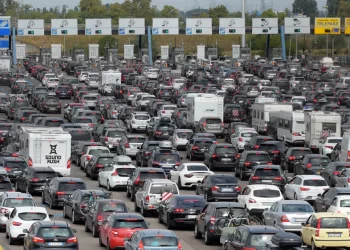 Esodo estivo, traffico da record e bollino nero per il weekend di metà agosto: I tratti più a rischio