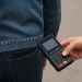 Furti digitali con Pos mobili, il nuovo trucco del contactless: ecco come difendersi