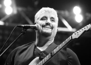 Napoli celebra Pino Daniele: in piazza del Plebiscito un concerto con 30 big della musica italiana