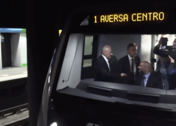 Nuovi treni per la metro: inaugurato ad Aversa il primo dei 10 nuovi convogli destinati alla linea Arcobaleno