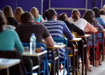 Diplomi facili. Sotto accusa istituto paritario di Sant’Antimo: coinvolti dirigenti, docenti e studenti