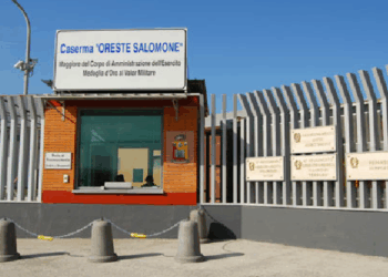 Capua, caserma Salomone, intossicazione alimentare per 8 soldatesse dopo cena: una finisce in ospedale