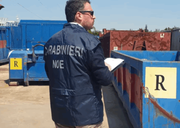 Traffico di rifiuti da Caivano alla Turchia, 370 tonnellate di materiale illecito: 32enne arrestato (Video)