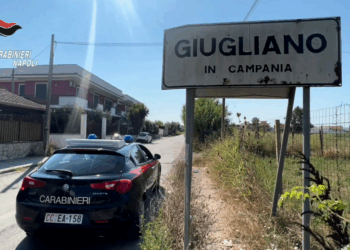 Giugliano, smascherata la banda dello “spoofing”: 11 arresti per truffe con finti sms delle banche (Video)
