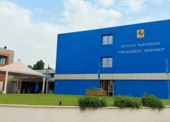 Caivano, Parco Verde, coltelli a scuola. La dirigente chiama i carabinieri: 3 minori segnalati alla Procura