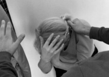 Frignano, minacce e aggressioni alla madre: 30enne arrestato per maltrattamenti