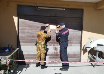 Villa Literno, sequestrata autocarrozzeria abusiva: gestore denunciato per violazioni ambientali