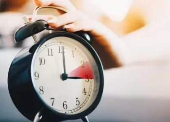 Torna l’ora legale: lancette dell’orologio un’ora in avanti rispetto all’orario corrente