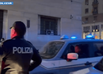 La banda dei “finti agenti” che terrorizzava le province di Napoli e Caserta: 4 arresti, due sono ex carabinieri – Video