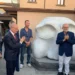 Acerra celebra il suo simbolo: inaugurata la maschera di Pulcinella più grande del mondo