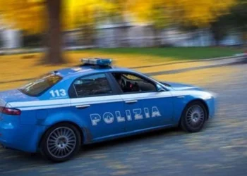 Inseguimento tra Succivo e Gricignano: 20enne intercettato con la cocaina dopo impatto sul guardrail, arrestato