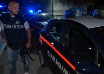 Ex collaboratore di giustizia cacciato di casa dopo minacce e pestaggi: 4 arresti nel Casertano