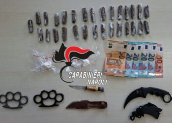 Napoli, Rione Traiano, nuova strategia dei clan, droga nascosta in casa di due anziane incensurate: arrestate