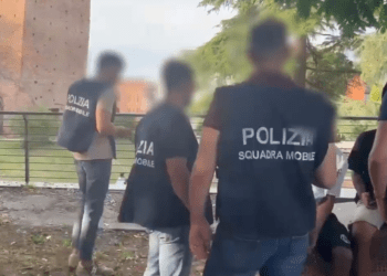 Maxiblitz della Polizia contro le baby gang: 500 arresti in 44 province italiane (c’è anche il casertano) – Video