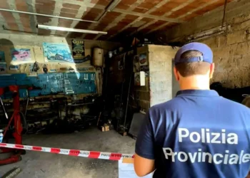 Orta di Atella, sequestrata officina abusiva: multa per oltre 10mila euro e denuncia per un 60enne