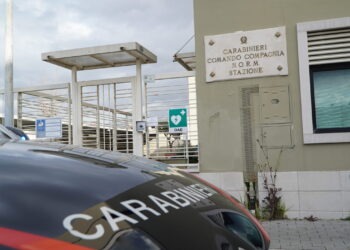 Marcianise, violenta rapina nella notte: 18enne picchiato e rapinato di telefono e portafogli, due arresti